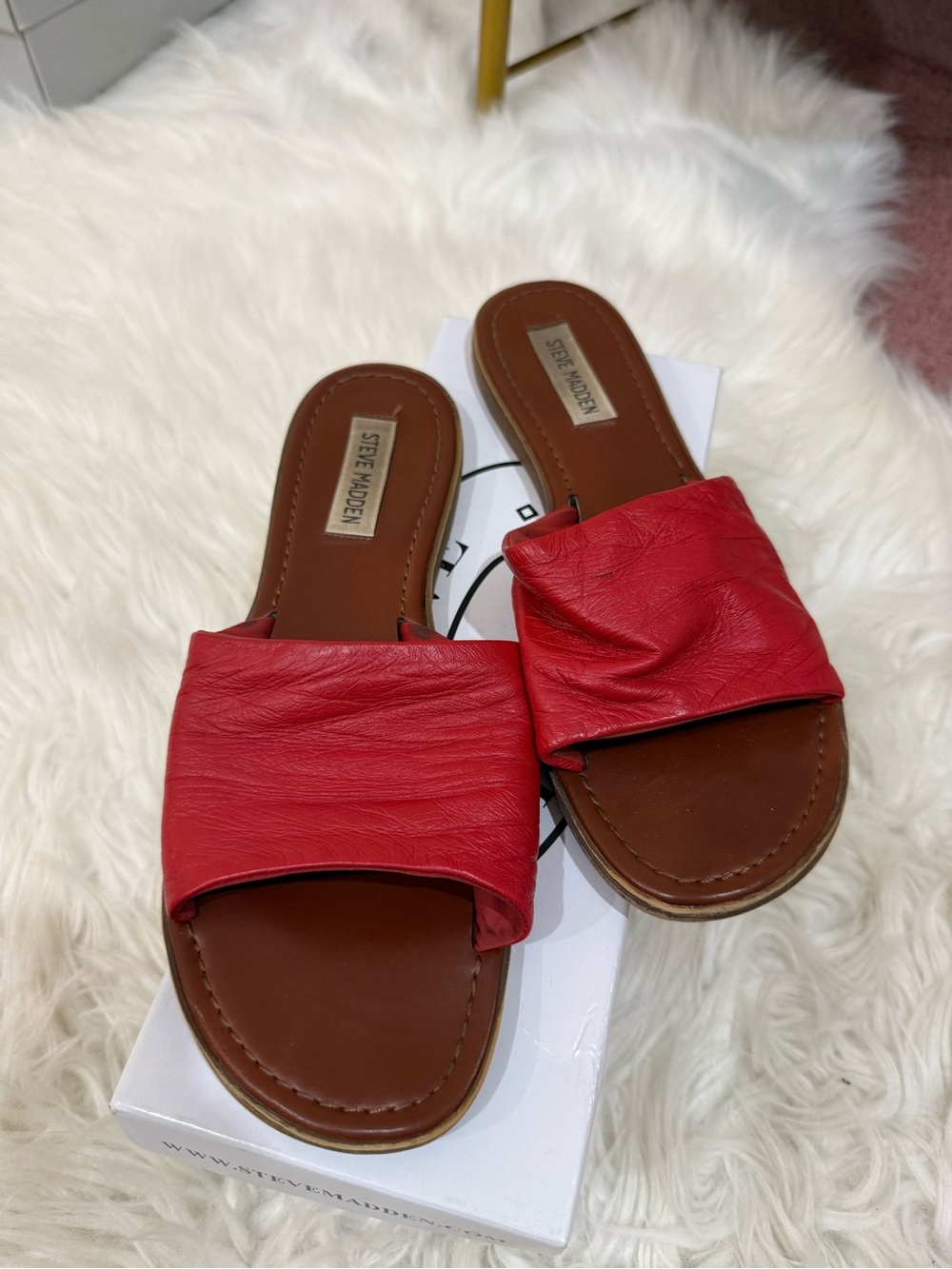 Steve Madden Camilla Vibrant Red Leather Slides